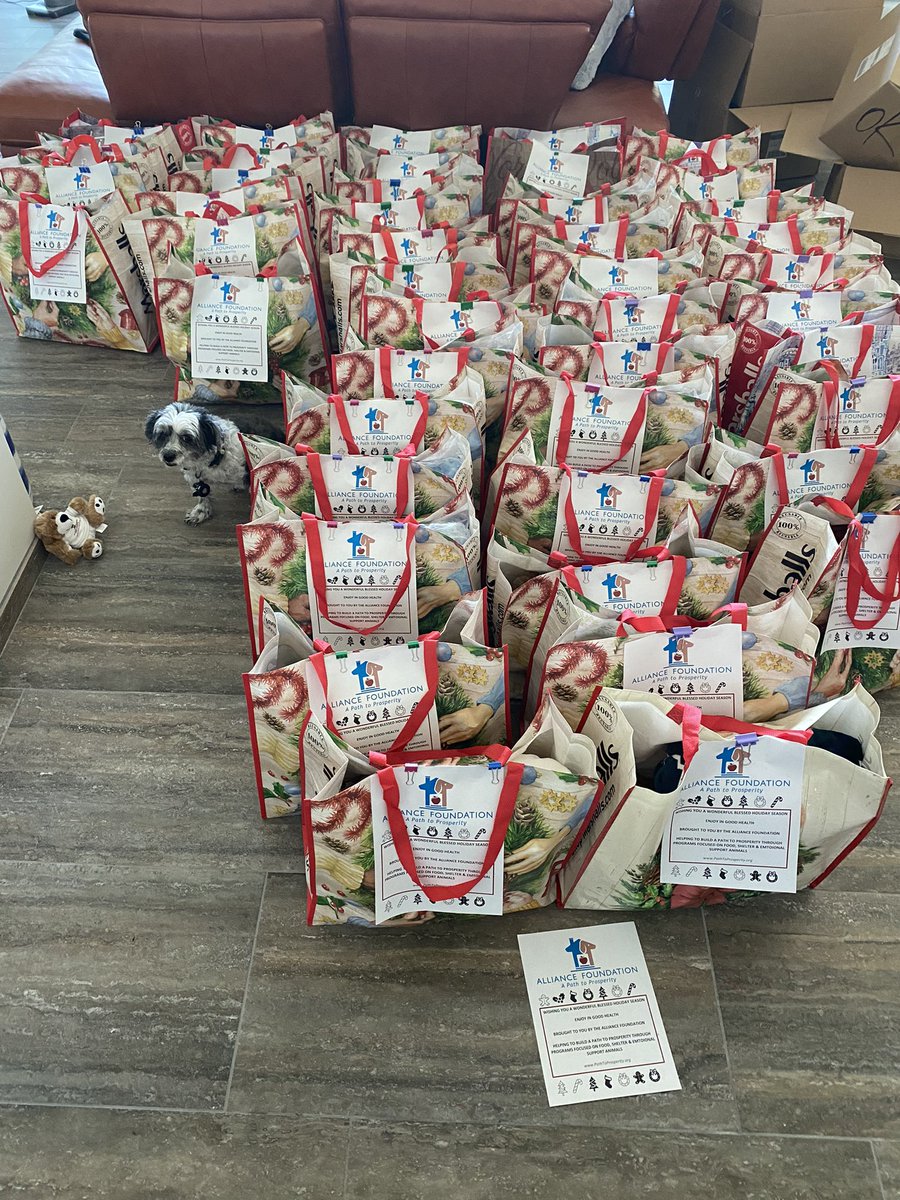 Alliance_501c3's tweet image. Over the Thanksgiving &amp;amp; Christmas Holiday months we distributed over 250 meal and gift bags to those in need. If possible please go to our website to learn more on how you can help. AllianceCharity.org