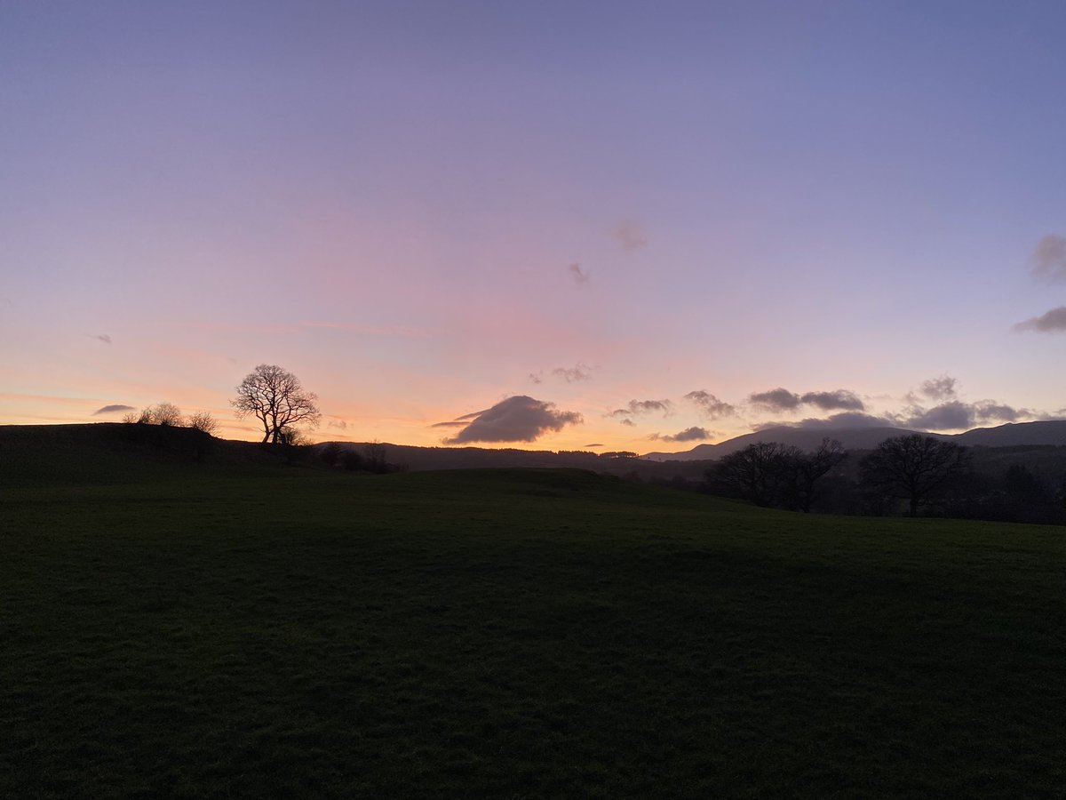 36clare's tweet photo. Tonightโs views from home #FullMoon #tockhowfarm #LakeDistrict #viewsfromhome #viewsfromthefarm #beautifulhome https://t.co/jVrlODC9tk