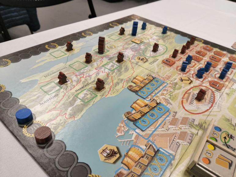 3⃣6⃣😋
🚀Space Race <a href="/boardcubator/">boardcubator</a>
⚡️Blood Rage #GuillotinGames
🪙Trajan <a href="/Gigamic/">Gigamic</a>
☘️Mystic Vale <a href="/alderac/">Alderac</a>  
🪱Dune Imperium <a href="/LuckyDuckFR/">Lucky Duck Games - FR</a>
🚂Brass Lancashire <a href="/Funforge/">Ole Thomas</a> 
👑Dominion <a href="/Filosofiagames/">Filosofiagames</a>
🐫Pax Pamir <a href="/wehrlegig/">Wehrlegig Games</a>
🗺️#jdr Compagnie des Bagnards
ludophiles.fr/blood-rage-tra…