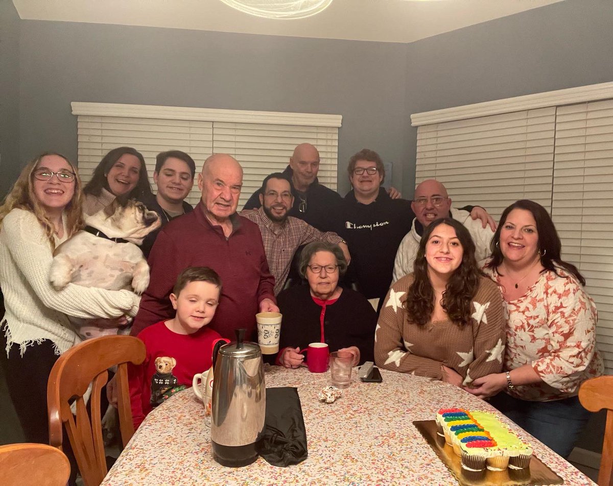 MrColli1's tweet photo. #Colli_Family
#Covid_Delayed_Christmas❤️
❤️😊❤️ https://t.co/kIxdOxAgyF