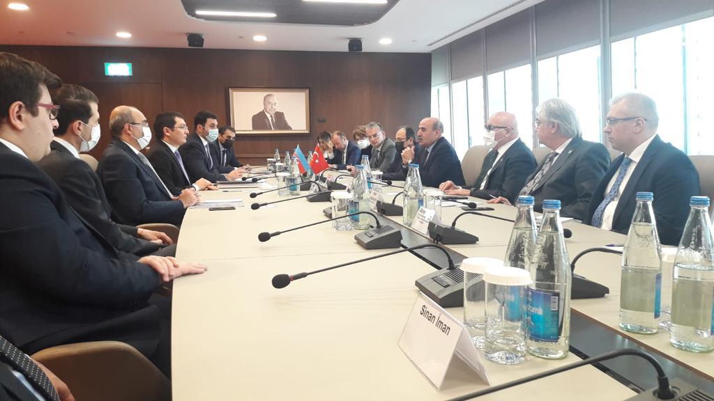 TDMMBresmi's tweet photo. Türk Dünyası M��hendisler ve Mimarlar Birliğimiz; yönetiminden müteşekkil bir heyetle, Meşhur Karabağ Zaferinin ardından yapılan 4-6 Şubat 2021 tarihli ziyaretinin ardından ikinci kez 13-15 Ocak 2022 tarihleri arasında Dost ve Kardeş Ülkemiz Can Azerbaycan’a ziyarette bulunmuştur. https://t.co/BIZXfunf1R