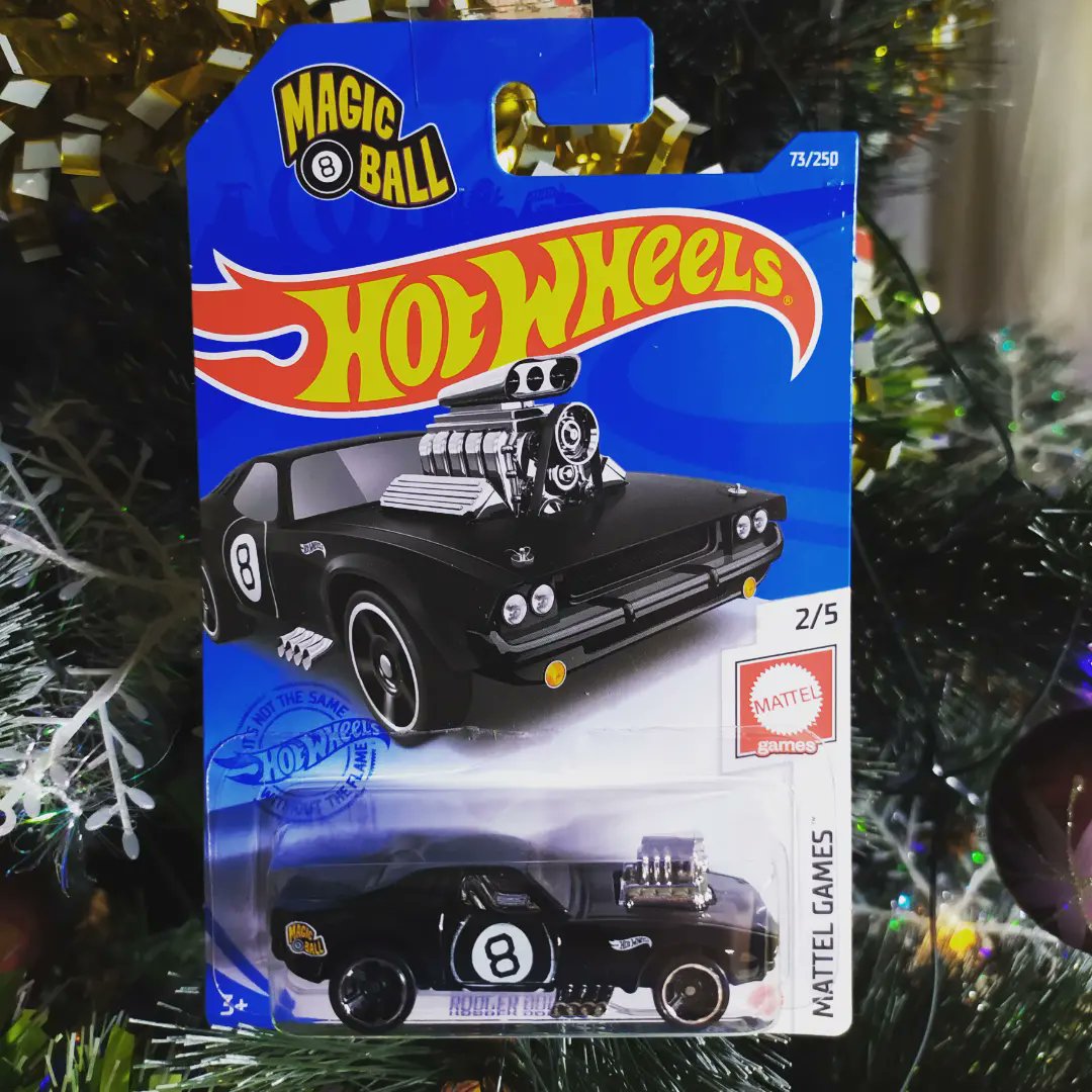 Lyavix's tweet photo. My find today😍 🔥🔥🔥 Rodger Dodger Magic 8 Ball🔥🔥🔥 #hotwheels #mattelgames #hotwheelscollector #hotwheelsmania #hotwheelsgram #diecast #diecast164  #diecastmania #diecastcollector #scale164 https://t.co/mcYC5Au62M