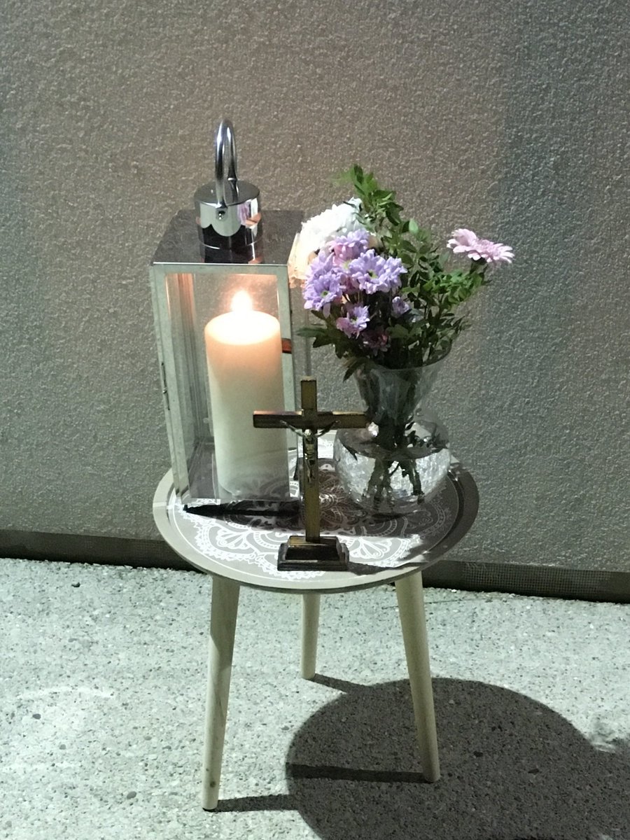 We at Cloyne GAA would like to offer our sincere sympathies to Ashling Murphy’s family, friends, colleagues and pupils on her untimely passing. We gathered this evening to light candles as a mark of our respect. At dheis Dé go raibh a hanam. #shewasgoingforarun