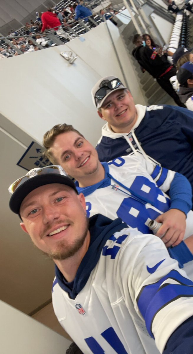clth34's tweet photo. LETS GO BOYS!!!!! #CowboysNation https://t.co/GGaRkM2Pbp