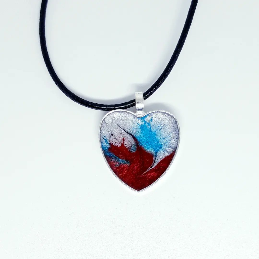 MandyZenko's tweet photo. Love experimenting with colour combinations when working with resin. Have added some new turquoise/copper designs to my shop. 
https://t.co/T7NGyvm8hX
#resin8 #numondaycom #craftresin #resinjewellery 
#HandmadeHour https://t.co/7lhl7eW64Y