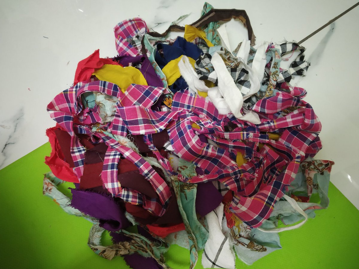 manjulika5's tweet photo. #Sundaycrafting was about working on a broken cup and turning it into a planter.
I am proud to say that the twines used on the cup are also made by me using the most rejected strands of #scrapfabric...
#zerowaste is for real. https://t.co/dbIQzb4azo