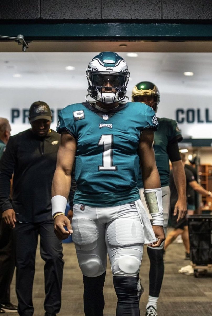 Hurts is the youngest QB in Eagles history to start a playoff game.

All eyes on 1 and I'm pretty sure he wouldn't want it any other way 🔥
#Eagles