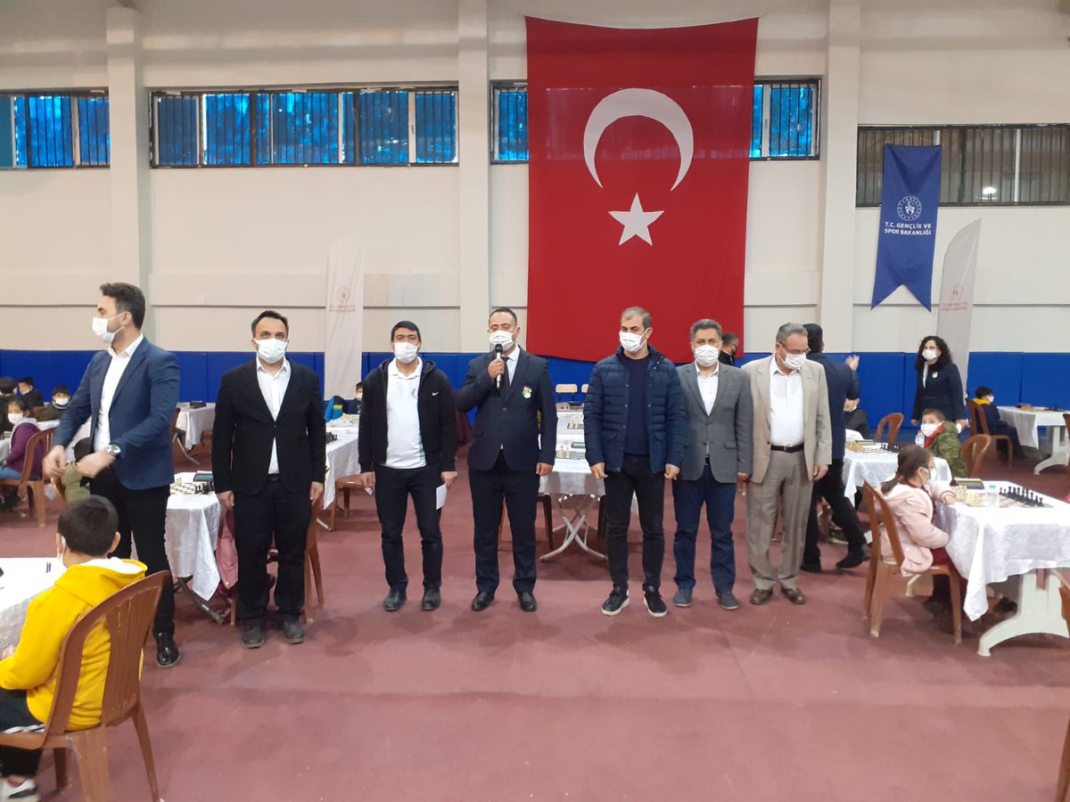 "İmamoğlu Hızlı Satranç Turnuvası" İlçe Kaymakamı Mehmet AKSU tarafından dereceye giren öğrencilere ödüllerinin verilmesinin ardından sona erdi. 
<a href="/GSB_Adana/">Adana Gençlik ve Spor İl Müd.</a> <a href="/TurkishChess/">Türkiye Satranç Federasyonumsu</a> <a href="/gencliksporbak/">Gençlik ve Spor Bakanlığı 🇹🇷</a> <a href="/kasapoglu/">Dr. Mehmet Kasapoğlu</a> <a href="/GlkzTulay/">Gülkız TULAY</a> <a href="/MCintimar/">Muzaffer ÇİNTİMAR</a> @gsb_imamoglu <a href="/imamoglumem/">İmamoğlu İlçe Milli Eğitim Müdürlüğü</a>