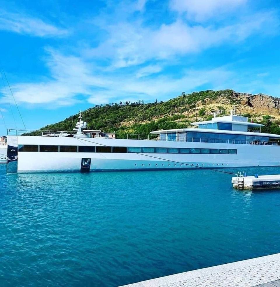 Venus was built for the late Apple founder Steve Jobs, who had a hand in her completely unique design. 

Jobs never had the chance to set foot on board before his untimely death in 2011, the year before Venus was launched. 
📍: Glossy Bay Marina, Canouan
📷: IG sandylaneyachtclub