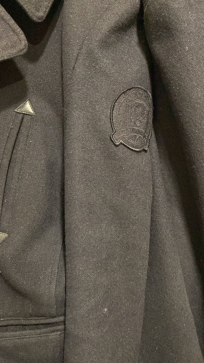 SergioNavarro18's tweet photo. Ayer en el LOW alguien se llevó un abrigo de chica por error y dejó este en su lugar, dad RT para poder encontrarlo. 

Tu Twitter haz tu magia https://t.co/VsHutHtvX6