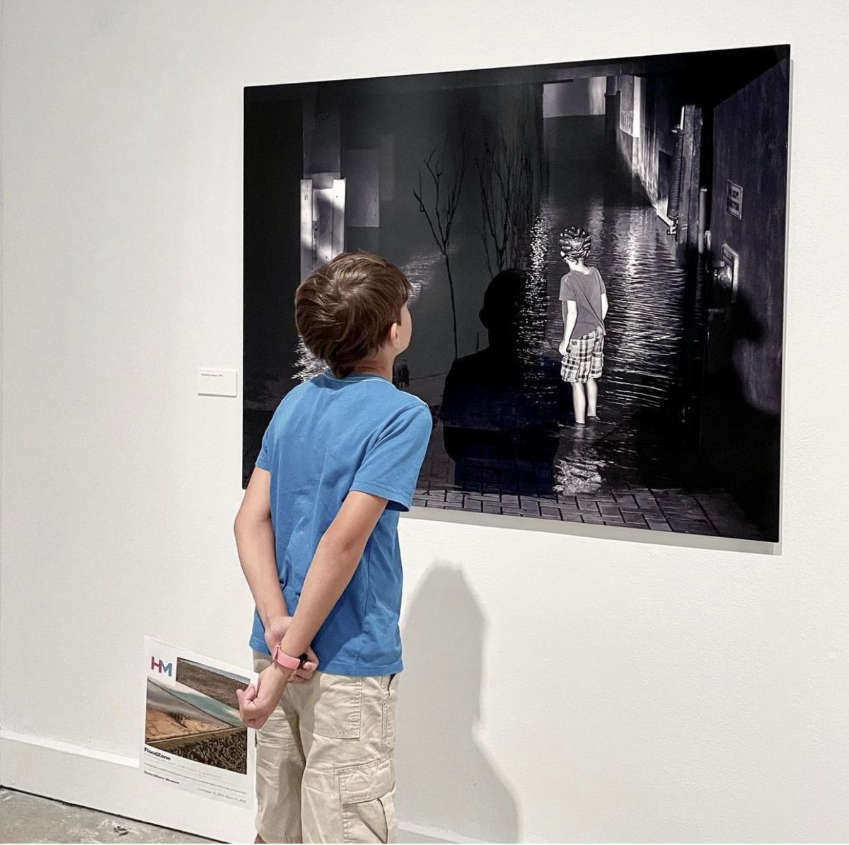 HistoryMiami's tweet image. What’s been your favorite photograph from #FloodZone? Be sure to stop by the museum and check out this impactful exhibition by @anasamoylova! #HistoryMiami 
📸 @anasamoylova