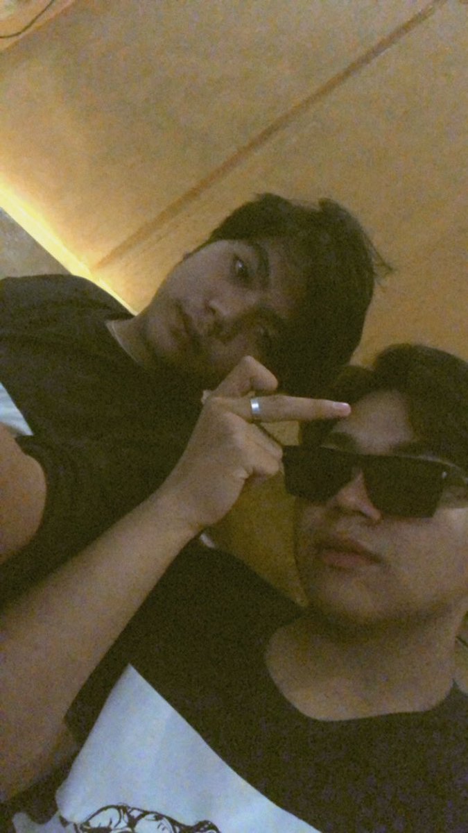 Adeek_20's tweet photo. Bestfriend sesama boti🫂#berondongpadang #botpadang #openbopadang #ukee🌈 @CuteeePipi https://t.co/47wZ4e88Q2