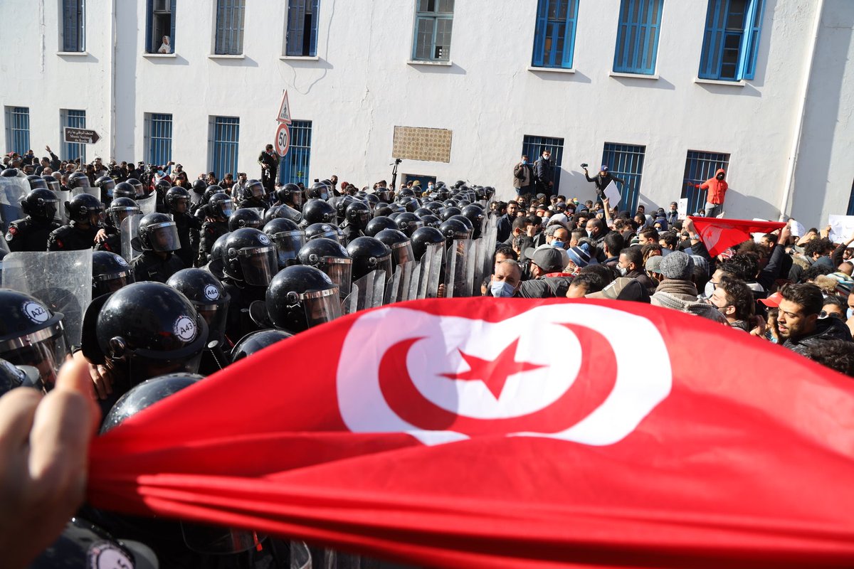 hrw's tweet photo. Tunisian security forces continued to use violence to curb protests around the country as President Saied announced in July that he would assume exceptional powers. #Rights2022 https://t.co/nyYrubZzd2 https://t.co/obhBPdhJRZ