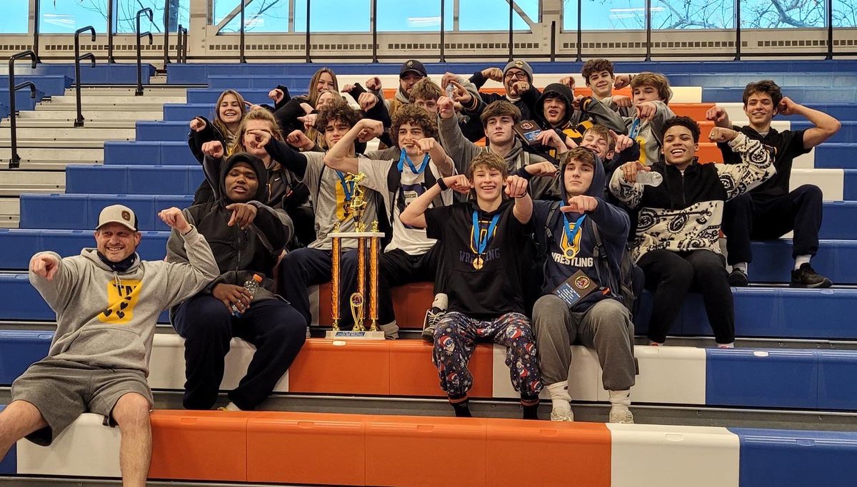 OxfrdWrstlng's tweet photo. 7 Champions, 12 Placers, Smith Brothers win Lower and Upper Weight MVPs, Team Title, and 1 fantastic family. #Bluebloods HONOR https://t.co/lpsZTCoDLR