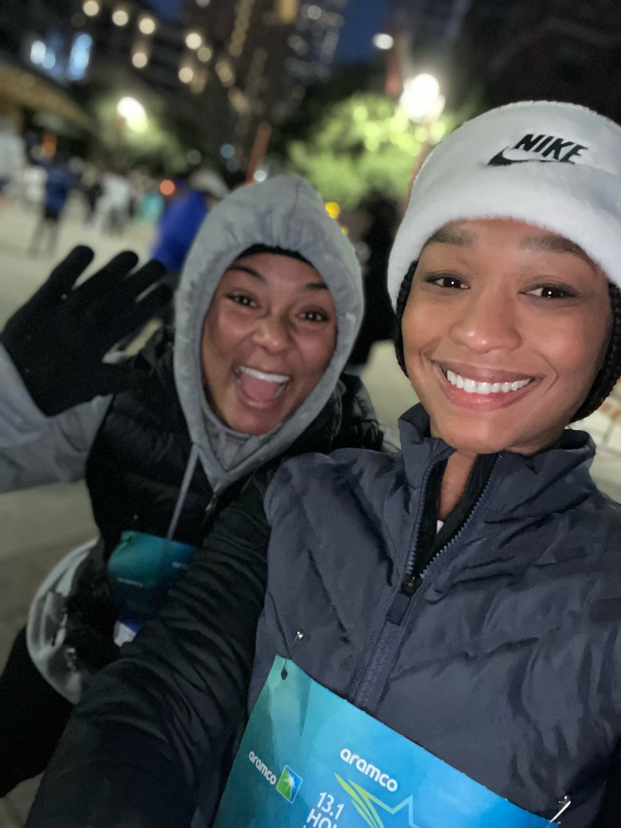 NickersonCierra's tweet image. 2nd half marathon…DONE! ✅ #13.1miles #turtlepace🐢 #whatcold @HoustonMarathon