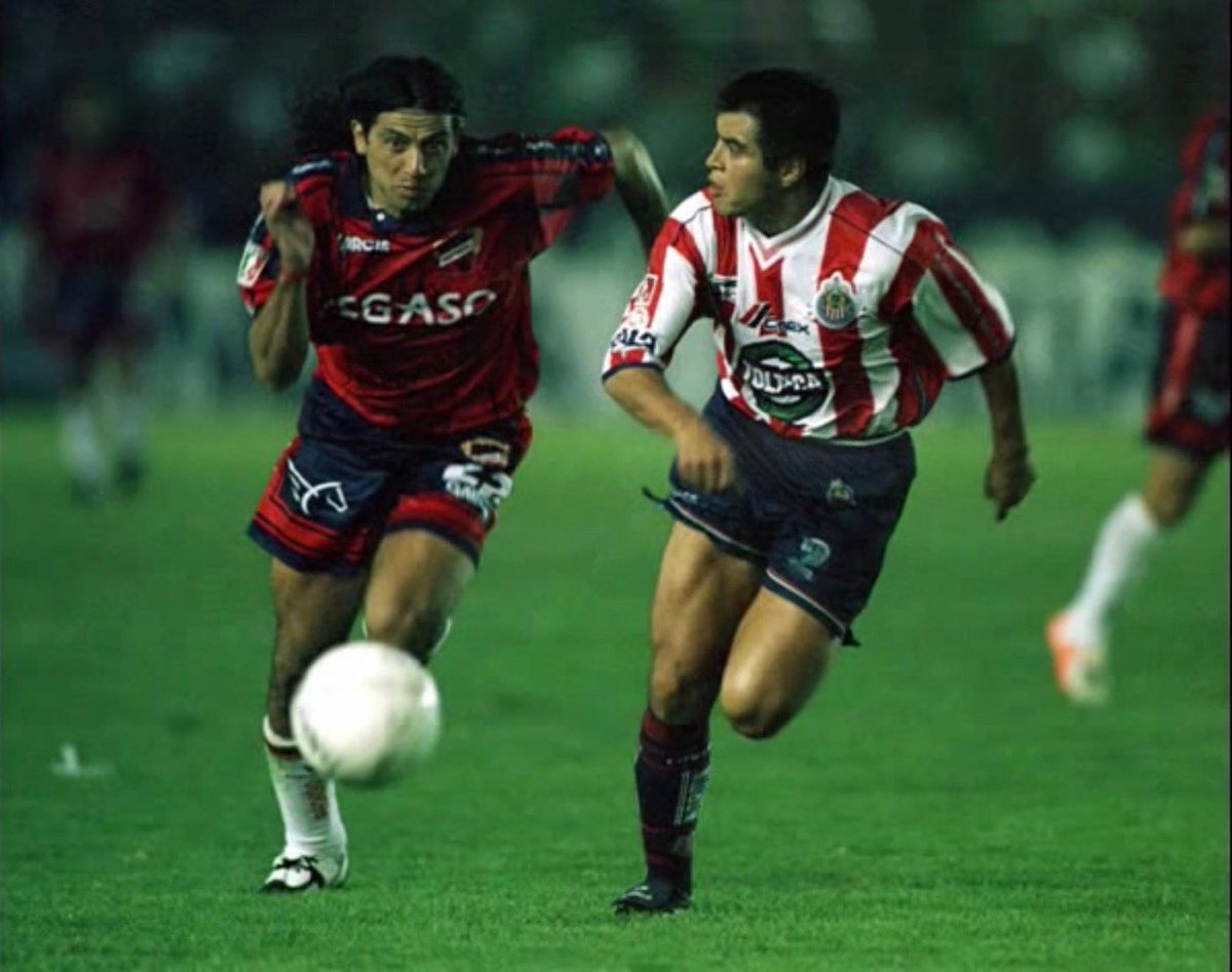 TrincaTV's tweet photo. Irapuato 0 - 0 Guadalajara (Verano 2001)

Cristian “Tractor” Morales y Eduardo Medina. https://t.co/FkXN0PuTTe