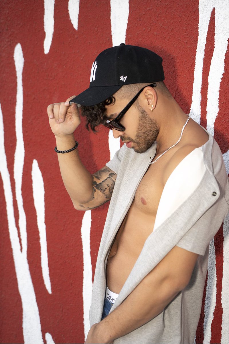 PrinceRoyce's tweet photo. Ven que yo Te Espero https://t.co/POJH4deLEc