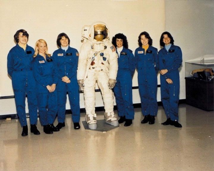 On this day 1978, NASA selected the first class of female astronaut candidates: Shannon Lucid, Margaret Rhea Seddon, Kathryn Sullivan, Judith Resnik, Anna Fisher, and Sally Ride. 👩‍🚀 #BecauseOfHerStory #IdeasThatDefy