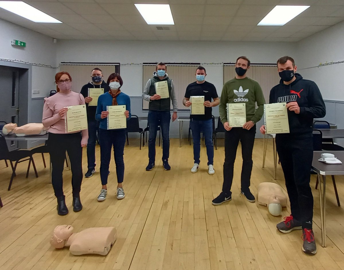 Congratulations to all the coaches who passed their #SYFA first aid course, this weekend. Well done!👏🏼 @ClubParkmoor @NeilstonFCu20s @GirlsDumbarton @DUAFC04