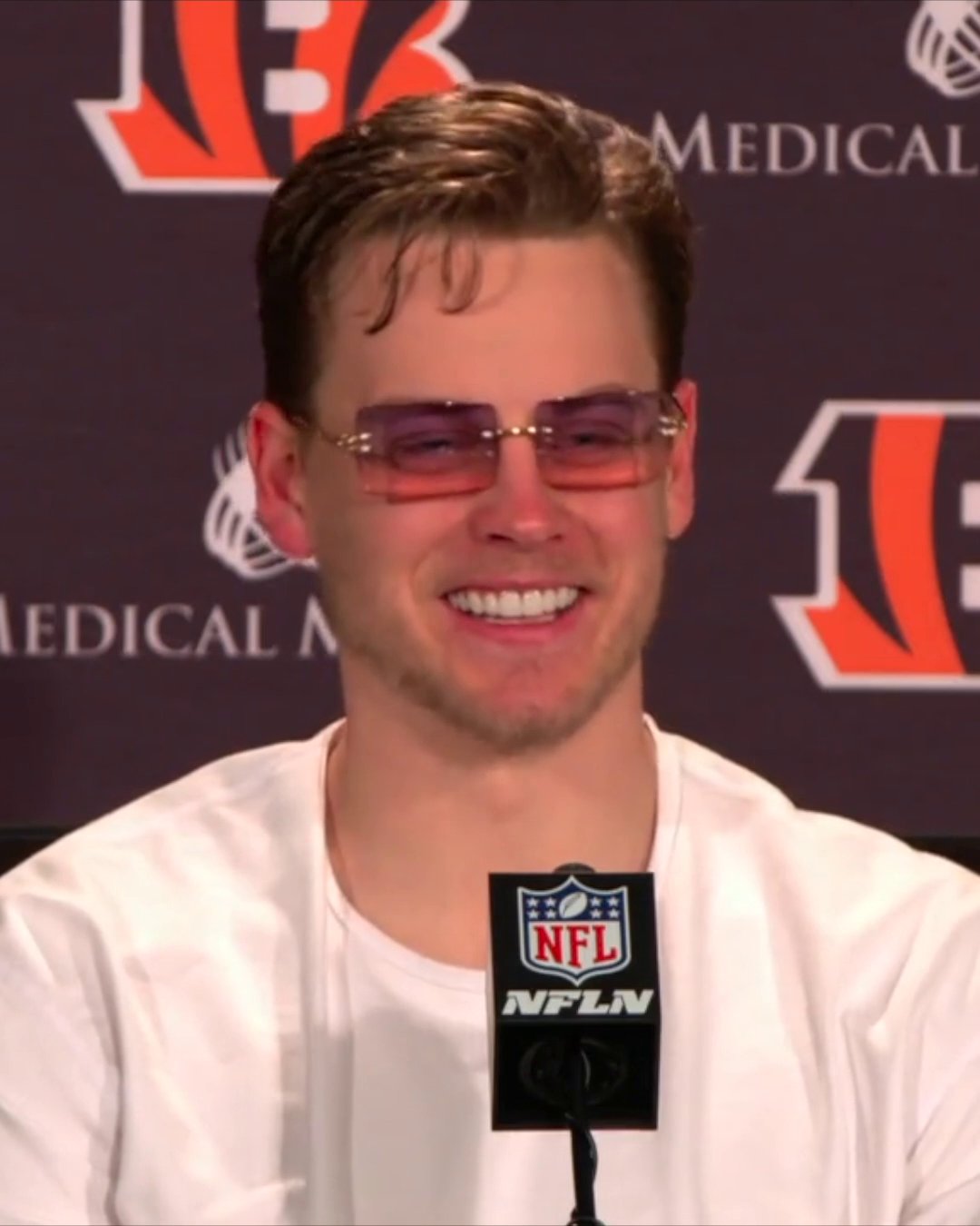 Eliot Spielzeug Umkehren joe burrow sonnenbrille Nachrichten