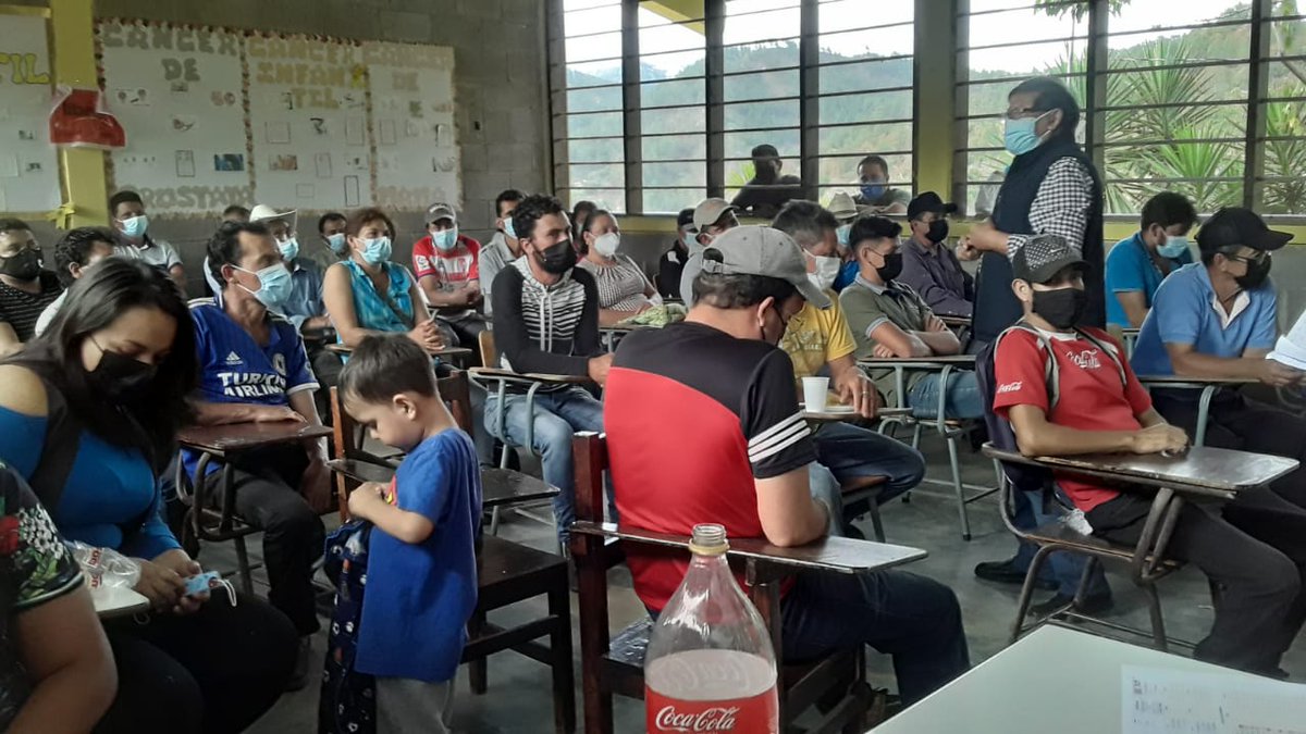 Reunidos con la gente se San Juan del Rancho, siempre trabajando en pro de nuestra gente.