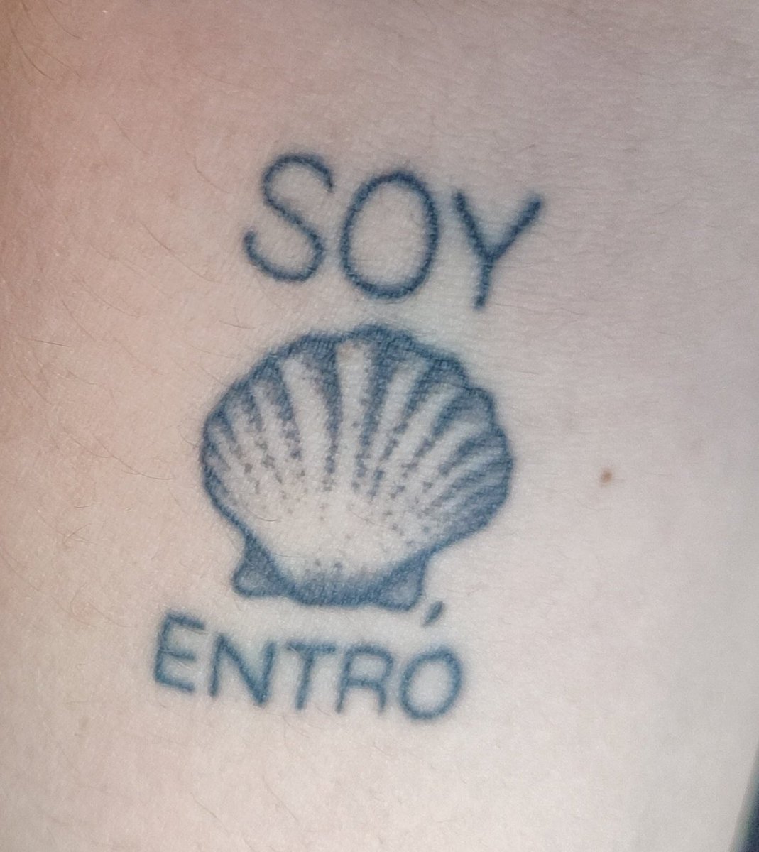 Clasifico mis amistades en función de si entienden o no mi tatuaje, coma incluida.