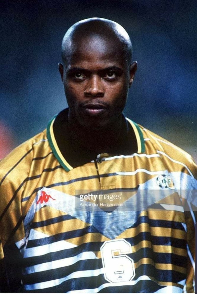 mothibithabo's tweet photo. Remembering Phil "Waltzing" Masinga as called by @LUFC diehards
Waltzing Matilda....
(Wasted and Wounded
And it ain't what the moon did
I got what I paid for now
See you tomorrow...)
That makes for a thunderbolt interpretation similar to Masinga's strikes
#ripphilmasinga https://t.co/oeHxIARroM