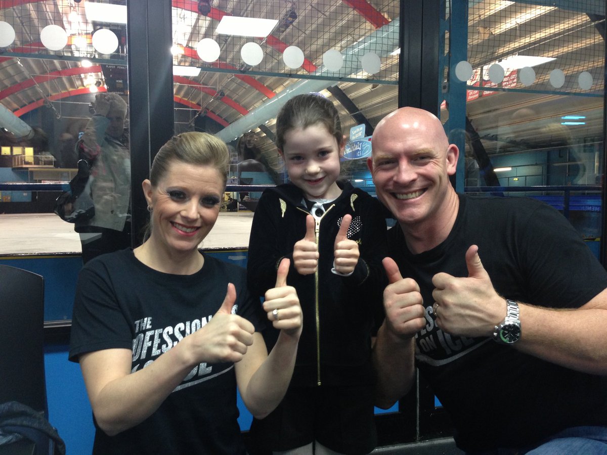 iPhoneRob's tweet photo. @FrankieSk8 Our family is so upset. Sean was the most amazingly positive person in the brief time we met him. Understood his responsibility as a figurehead for skating and a role model. That original gang of pros are so special.  Frankie even sent good luck to my daughter for a comp https://t.co/gK0iCKpdyU