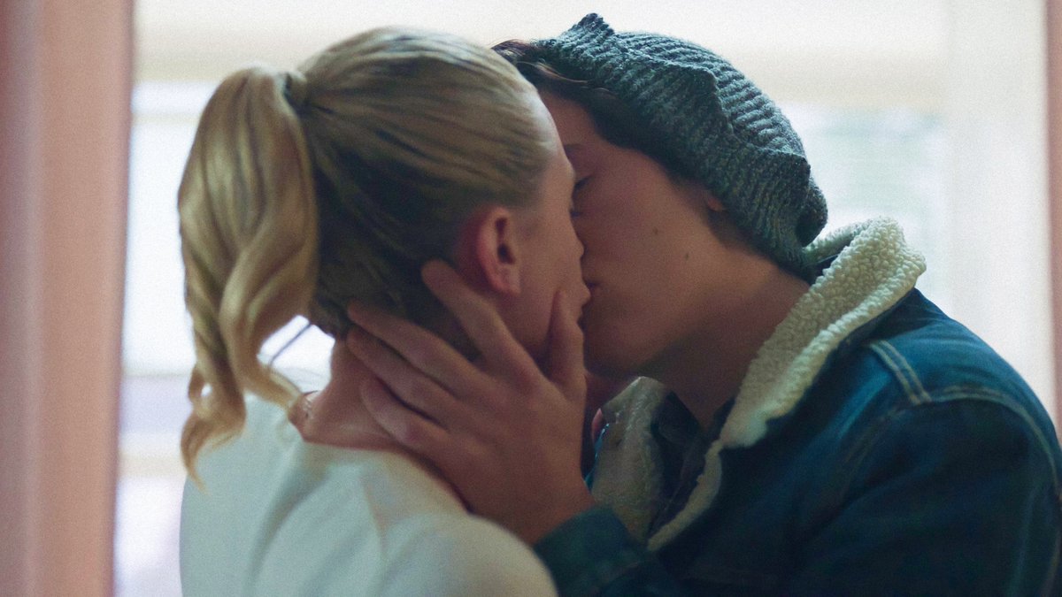 - Betty and Jughead First Kiss 4K Pictured (L-R): Cole Sprouse, Lili Reinha...