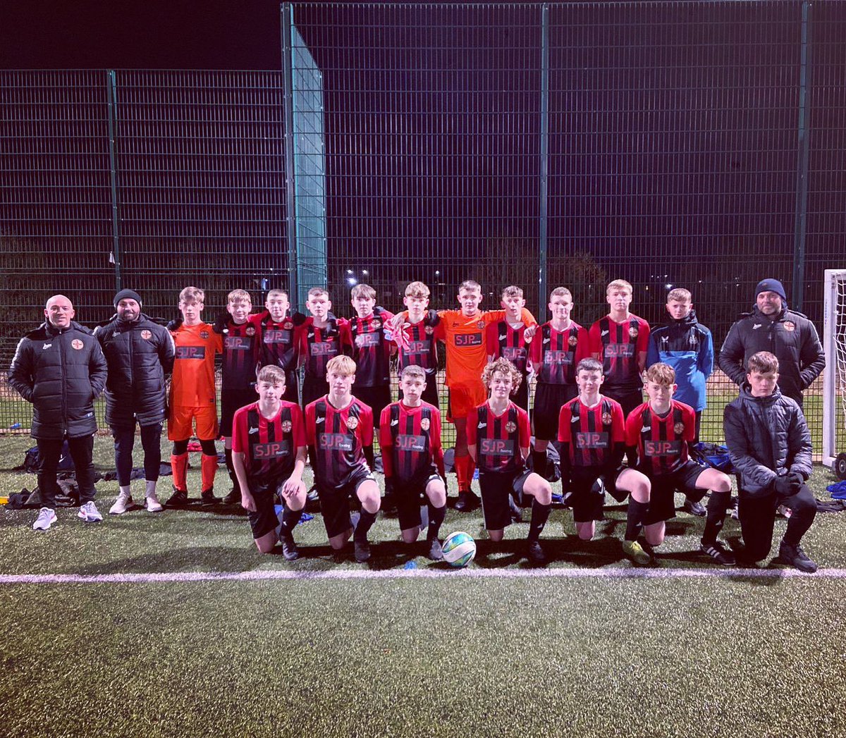 emmasparksclark's tweet photo. @ParkViewCLS @ParkViewPE @MrWilsonPE with Y9 PV pupil Alex Clark playing in the team ⚽️ https://t.co/vXdBHDoaBE
