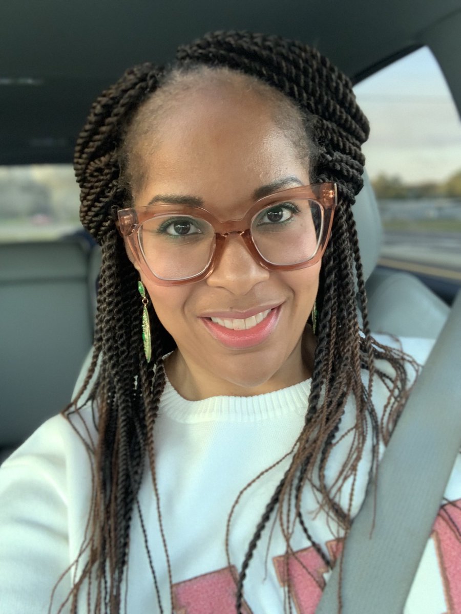 Mrs. Smiley tweet media