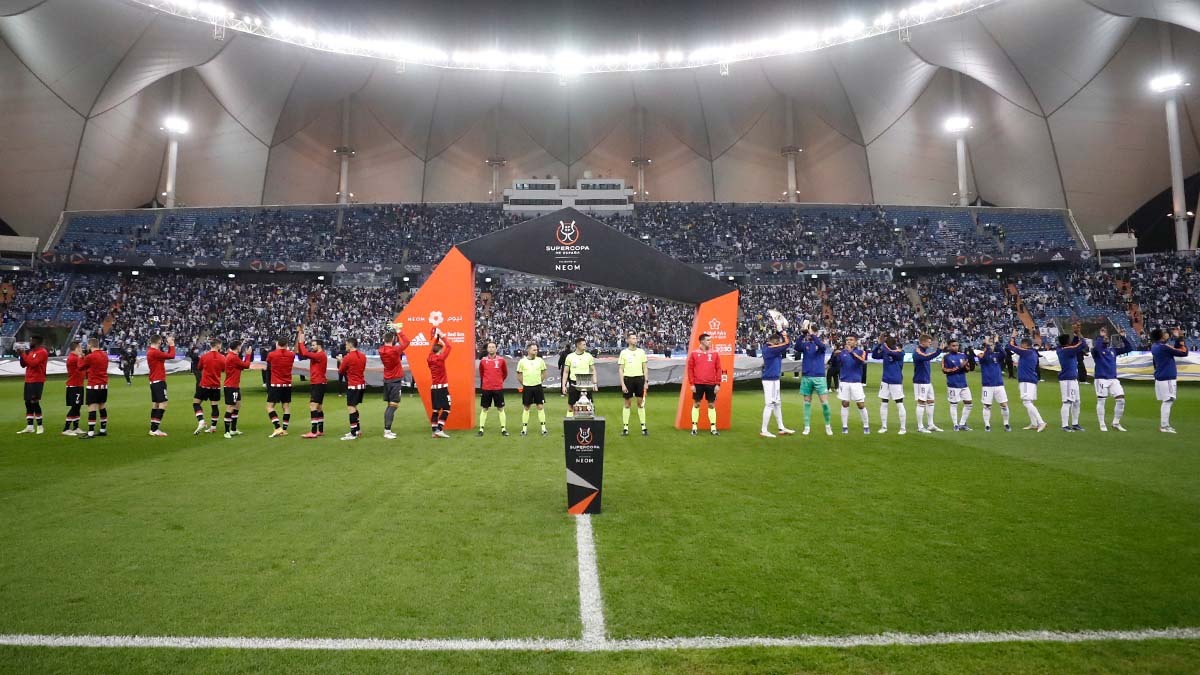 Хави тренер барселоны 2022. Барселона 12. Финал суперкубка трансляция. Манчестер сити 2023. Ансу фати 2023.