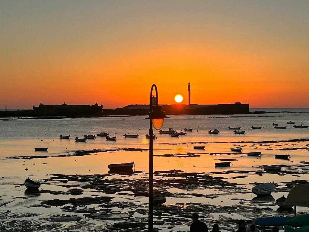 Alorencato's tweet photo. CÁDIZ
Cores de Andaluzia.
#españa #espanha #cadiz #BlogDoLorencato #CozinhaDoLorencato #LorencatoEmCasa #ArnaldoLorencato https://t.co/T8FfX8RcSw https://t.co/YHptbxVdo2