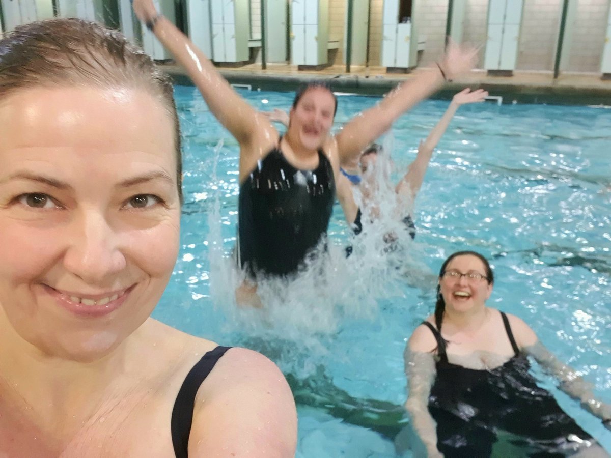 Zoe_Parker's tweet photo. So much fun with @BramleyMermaids @YorksLifeAqua @bramleybaths today! @LeedsGirlsCan @LeedsInspired @Leeds_List #creativeswimming #100happydays #yorkshiremermaids https://t.co/AGNVxqVTBd
