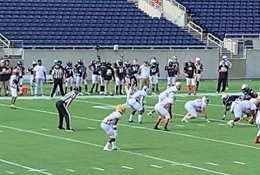 AjTaylor_24's tweet photo. Had a blast at the @allamericabowl thank y’all for giving me the chance to come show my talent 1 more time #37out ✌🏾 https://t.co/l7BES5uSOW