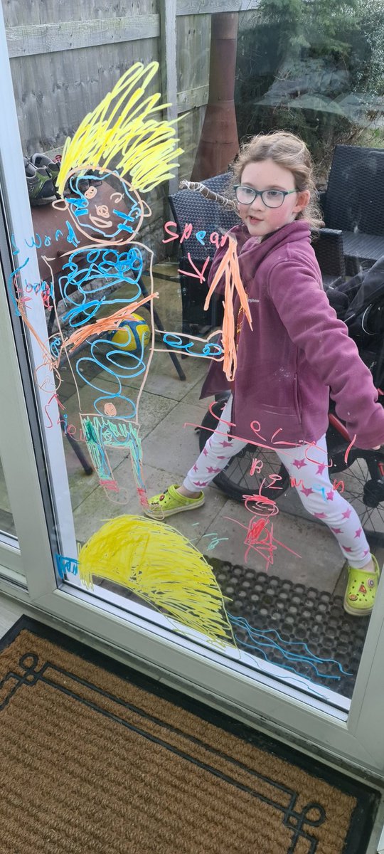 Staceyb1414's tweet photo. Someone is loving learning about the Celts @ysgolbrynhedydd! #YBH3DV #learningmadefun #celts #weapons #madeherownspear #windowart https://t.co/VswEgHVLmp