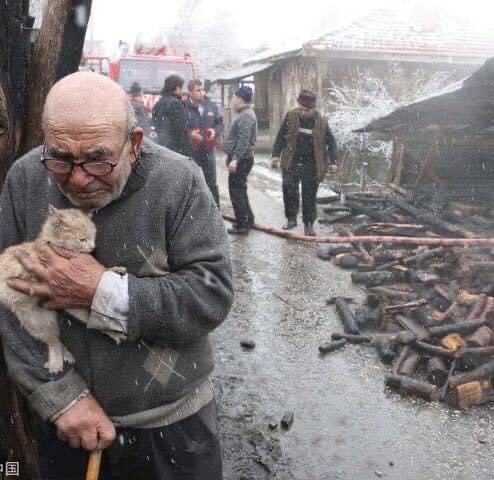 Quotess_ii's tweet image. عن النبي ﷺ قال: " يدخل الجنةَ أقوامٌ أفئدتهم مثل أفئدة الطير ".