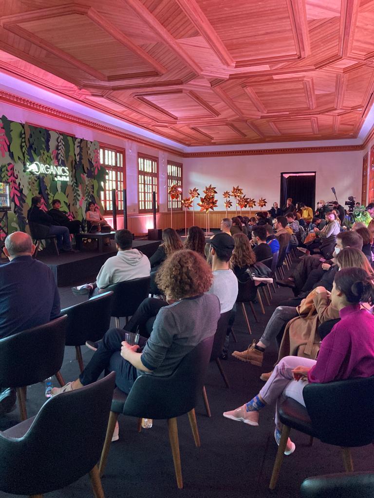 begumjoy_'s tweet photo. Thank you to all the panellists and @barisch (the legend moderator)  Thanks to everyone who joined us and to @RedBullTR for this event. #NFTCommunity #organicsbyredbull https://t.co/hRd6JteCgs