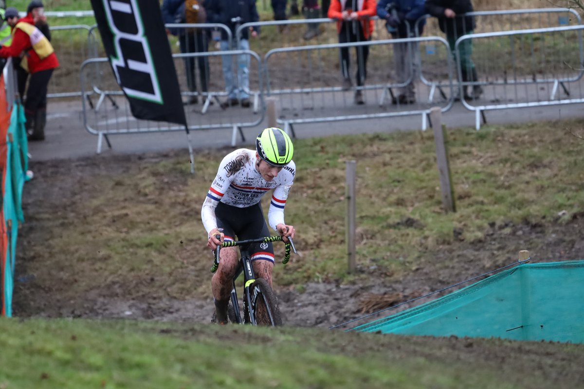 Andy Edwards tweet media