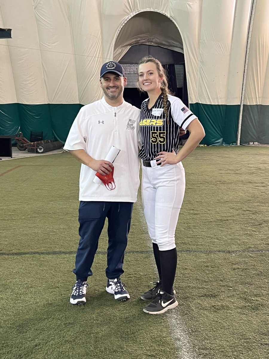 So much fun last night at <a href="/RMUSoftball/">RMU Softball</a> . Huge thanks to <a href="/CoachJexx_RMU/">Coach Jexx</a>  <a href="/SaraPelegreen/">Sara Pelegreen</a> and players for a great night of instruction. Go Colonials! <a href="/lasersyellow04/">Lasers Yellow - Easton</a>