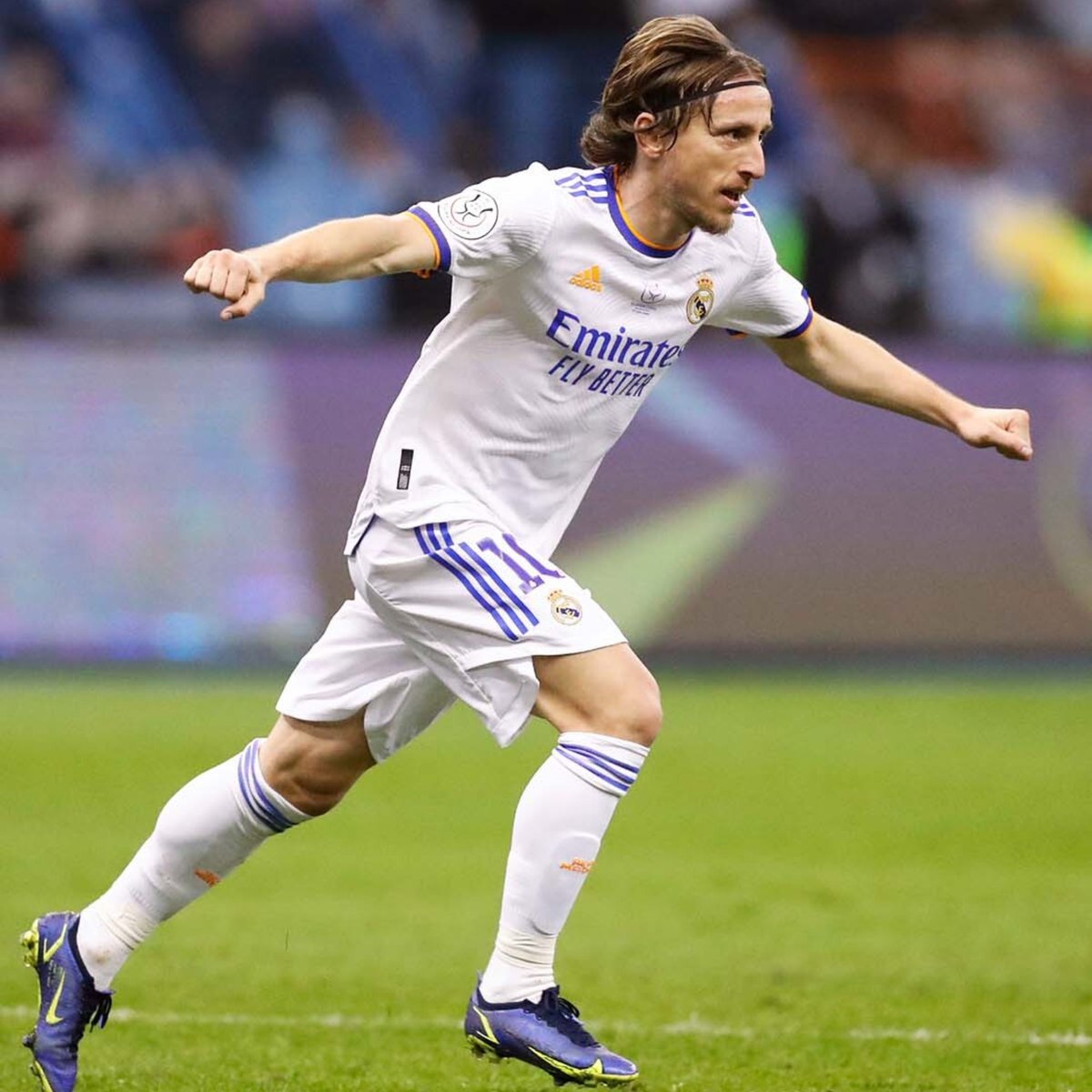 ¿Qatar? ¿China? ¿MLS? ¿Japón? ¿Arabia? Nada de eso. Él se mantiene como el capitán de su selección nacional, continúa siendo fundamental en el Real Madrid y acaba de marcar un golazo en una final. En 2022 cumplirá 37 años de edad. De pie ante Luka Modric. LEGENDARIO.