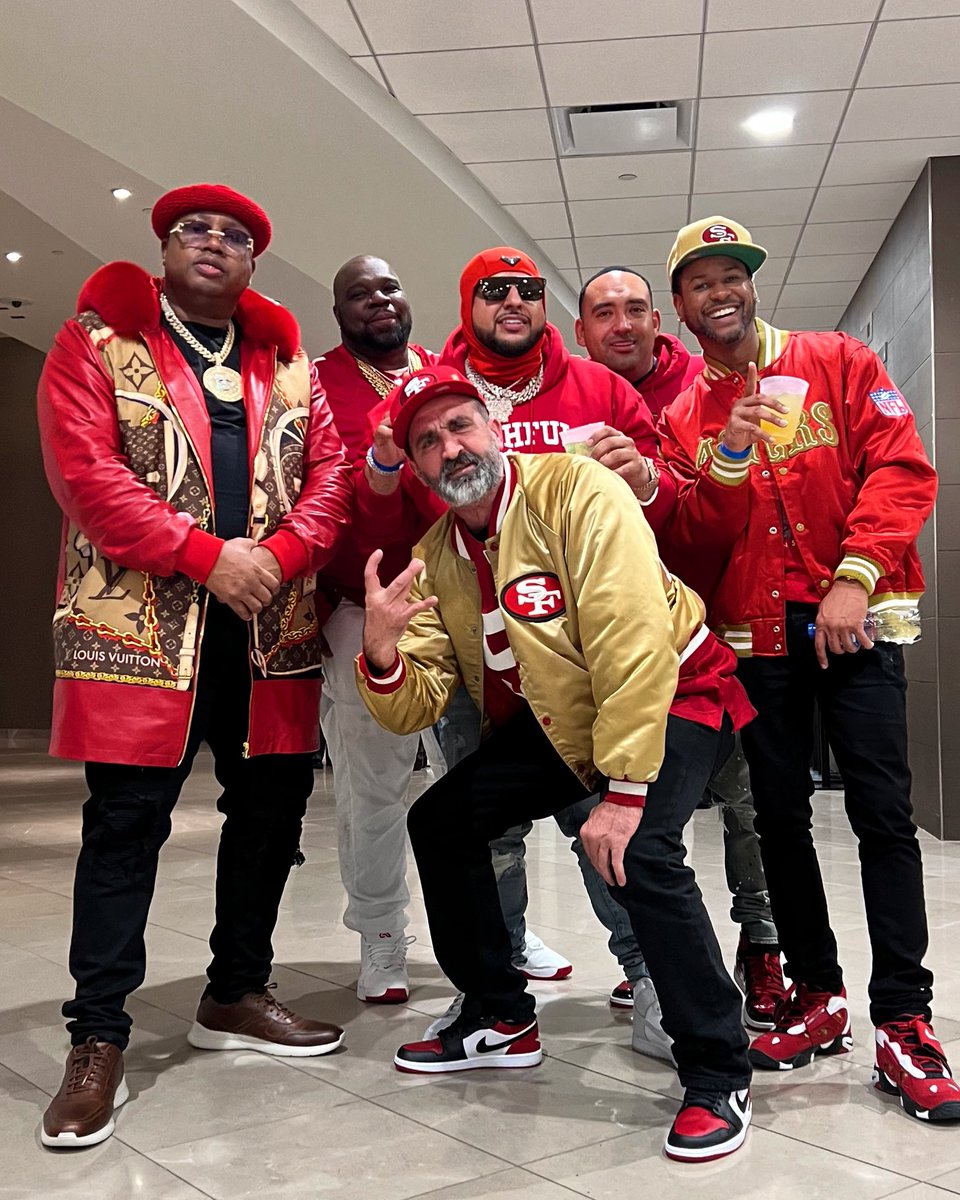 E40's tweet photo. Mafia !!! ⁦@49ers⁩ https://t.co/DQt5pU4EeW
