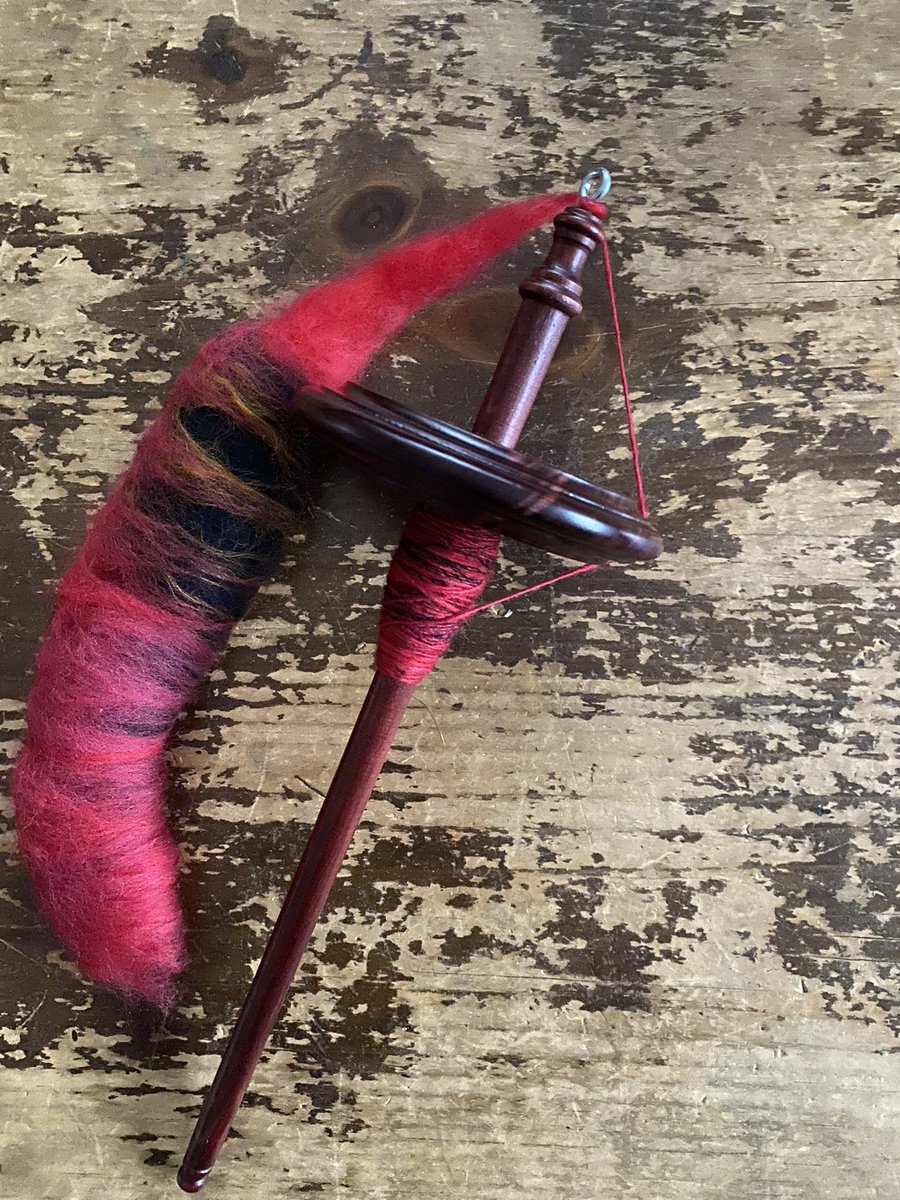 LilSallyScoop's tweet image. Spent some time using the #dropspindle today. I need to find a better chair (not the coffee table) and practice drafting while it’s freely spinning. At least my consistency is getting better.