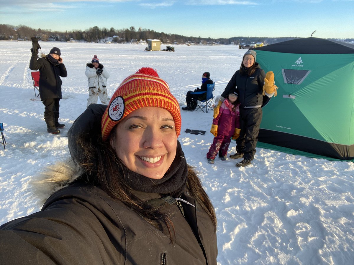 t_indigpolitics's tweet photo. Today was absolutely delightful. Callander Bay was a great recommendation from my Prof. I think I will buy a home in this town when I'm done school. Love this place. #wintertimefun https://t.co/YABL0yFcEY