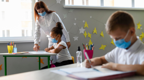 The ‘Start Well’ resource is ready for educators. Try these five ready to use learning activities geared to promote connection and calm to get everyone going for the day. Take a breath, and let's begin! smho-smso.ca/blog/online-re…