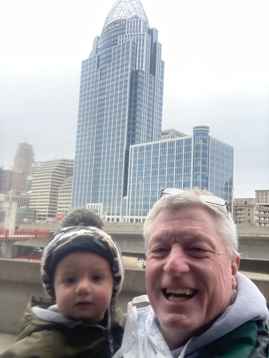 MichaelSMurray2's tweet image. Hockey game with the grandkids. Thanks Uncle Tim for the tickets.