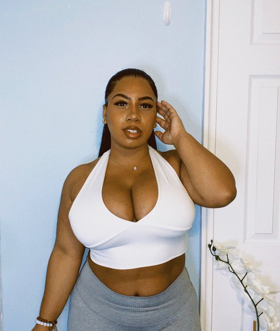 🌹 https://t.co/kkF6MAzO80