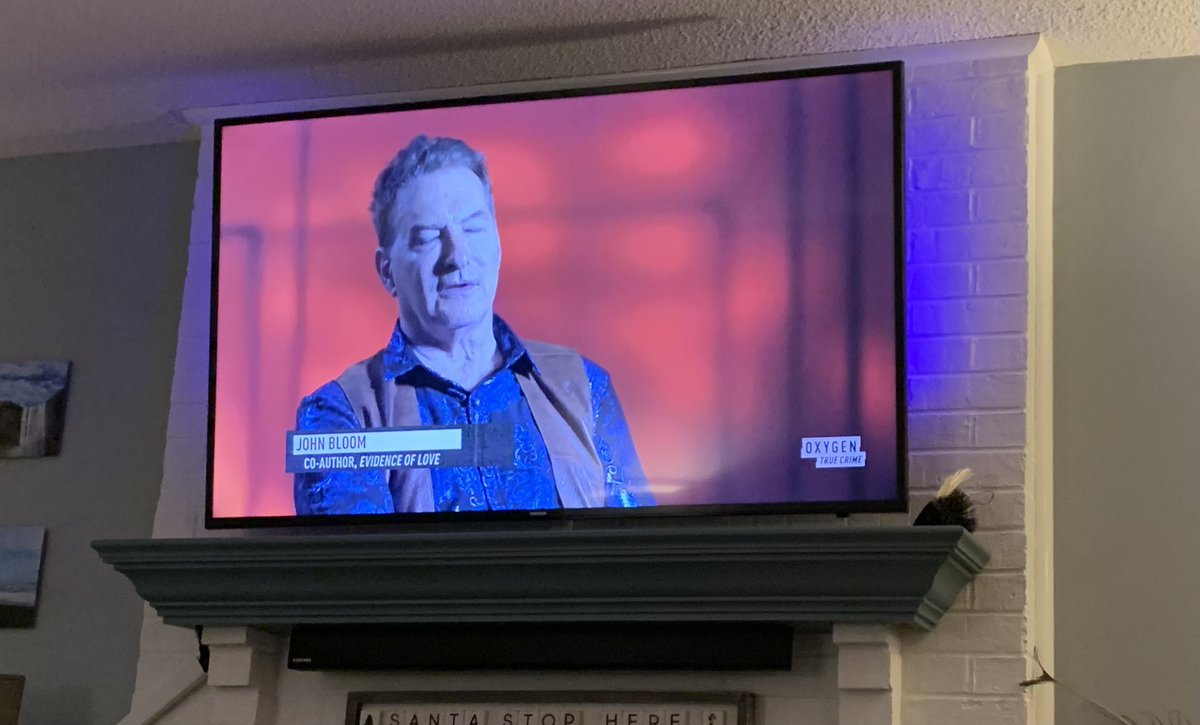 schmucas's tweet photo. Who else caught @therealjoebob @johnibloom on @oxygen’s #Snapped? I like that JB wears the same shirt he did for #Hellraiser2 on #TheLastDriveIn. If you’ve not read #EvidenceofLove don’t wait. Great read! Also check out #EccentricOrbits. @kinky_horror @SetDarcyFree https://t.co/Ib5JDMJWJw