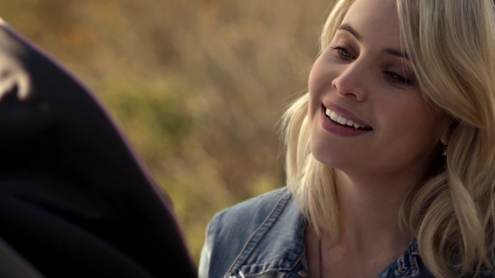 camiIIethinker's tweet photo. camille looking at hope <3 https://t.co/UnGHvhzG7D