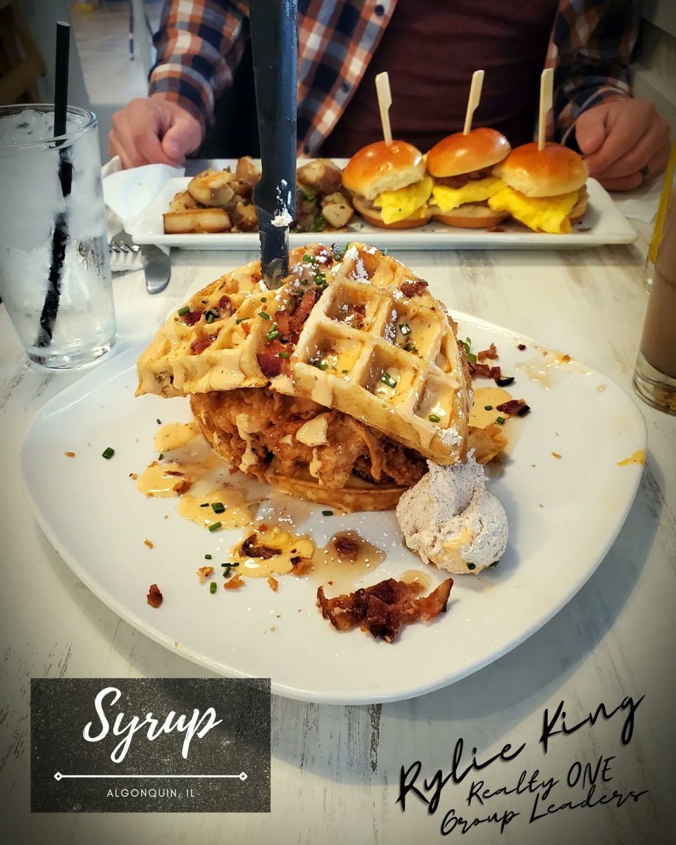 Riledgypsy's tweet photo. 📌 Syrup | Algonquin, IL

The chicken and waffles were so good 🤯 and both home made syrups were to die for https://t.co/HW5lbxKiGa
